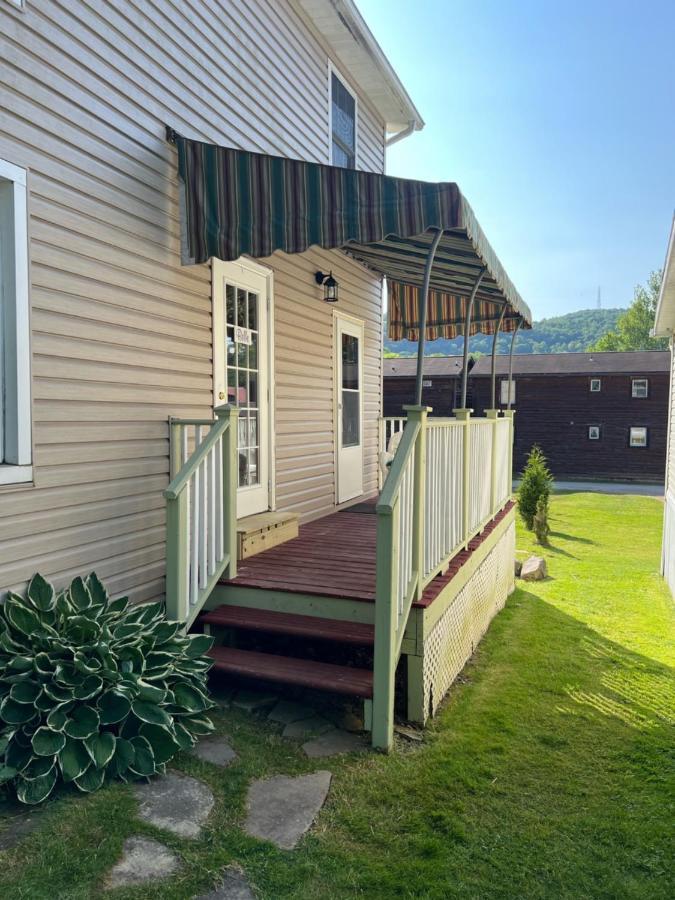 Stay In Ohiopyle In The Middle Of Town By The Gap Trail Exterior photo