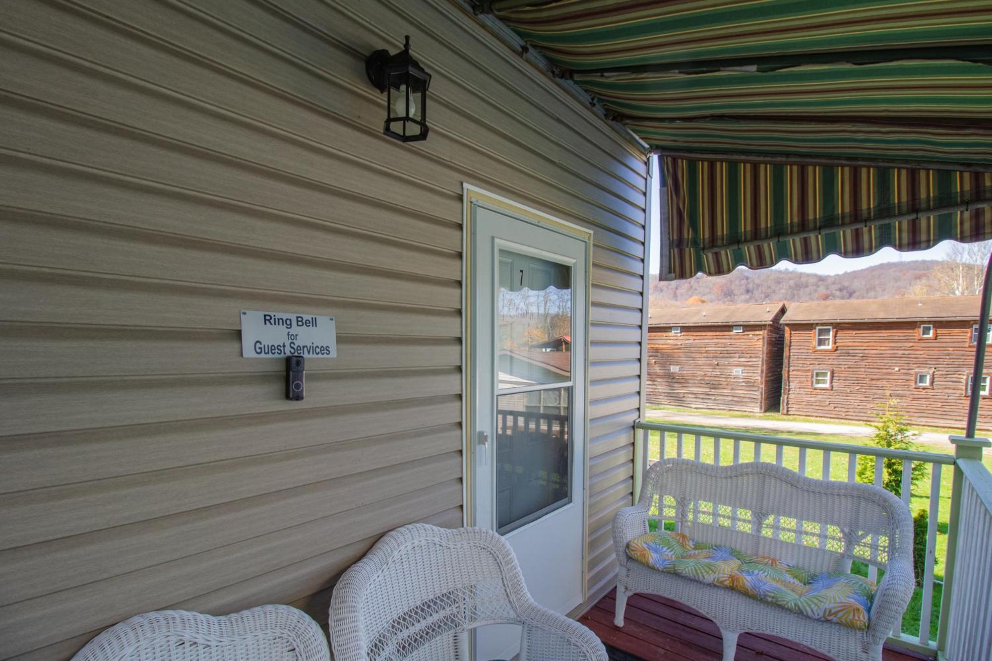 Stay In Ohiopyle In The Middle Of Town By The Gap Trail Exterior photo